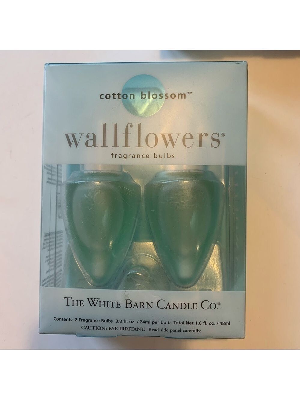 Wallflowers four sets/2 fragrance bulbs for plug in - Picture 10 of 10